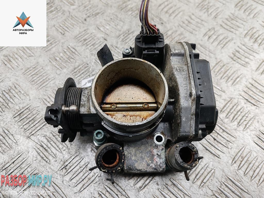 заслонка дроссельная Audi A4 B5 1997, 1.6 л., бензин, МКПП, серый, седан, 058133063H - фото №1