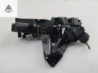 замок двери передней правой Ford Focus 2 поколение [рестайлинг] 2009, 1.6 л., дизель, МКПП, чёрный, универсал, 7M5AR21812AA