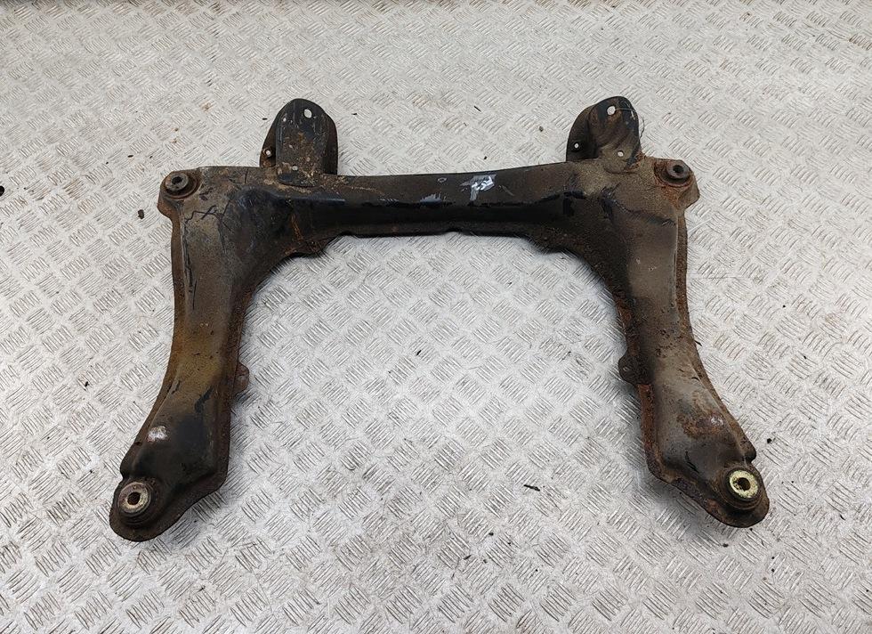 подрамник передний Audi 80 B3 1989, 1.8 л., бензин, МКПП, серый, седан