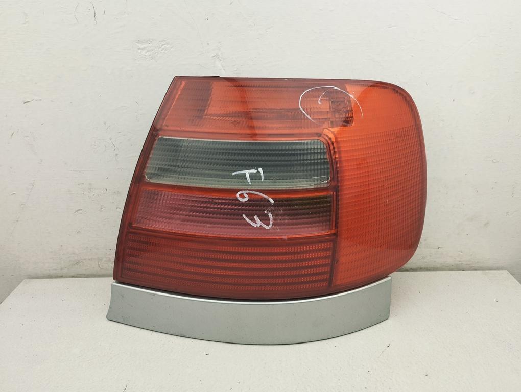 фонарь задний правый Audi A4 B5 1998, 1.8 л., бензин, МКПП, серый, седан, 8D0945096C