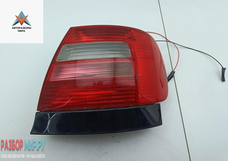 фонарь задний правый Audi A4 B5 1996, 1.8 л., бензин, МКПП, синий, седан - фото №1