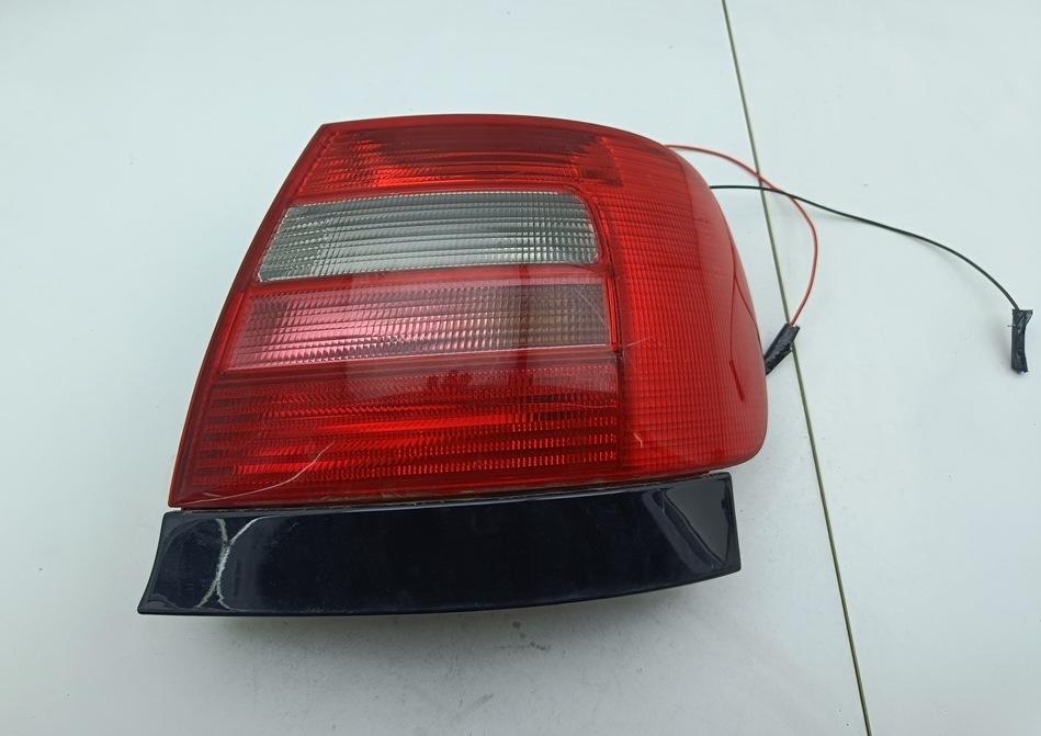 фонарь задний правый Audi A4 B5 1996, 1.8 л., бензин, МКПП, синий, седан
