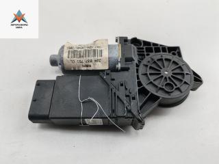 моторчик стеклоподъемника передний левый Volkswagen Passat B5 1997, 1.8 л., МКПП, универсал, 101430202