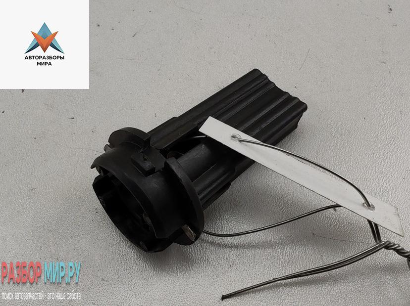 Патрон лампы фонаря BMW 7 серия E38 1997, 3.5 л., бензин, АКПП, зелёный, седан, 1387365 - фото №1