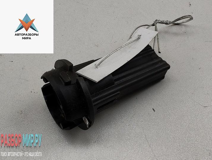 Патрон лампы фонаря BMW 7 серия E38 1997, 3.5 л., бензин, АКПП, зелёный, седан, 1387365 - фото №1