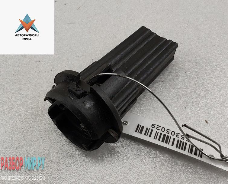 Патрон лампы фонаря BMW 7 серия E38 1997, 3.5 л., бензин, АКПП, зелёный, седан, 1387365 - фото №1