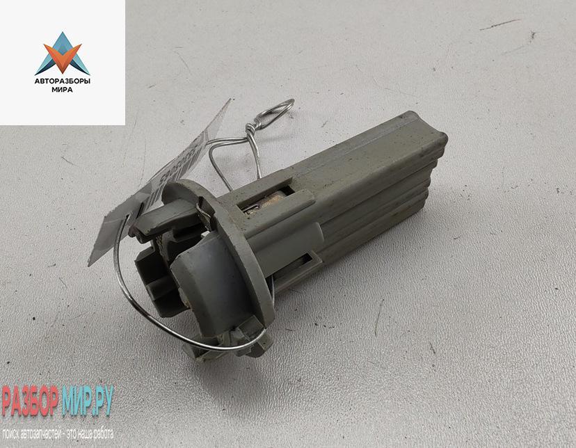 Патрон лампы фонаря BMW 7 серия E38 1997, 3.5 л., бензин, АКПП, зелёный, седан, 1387364 - фото №1