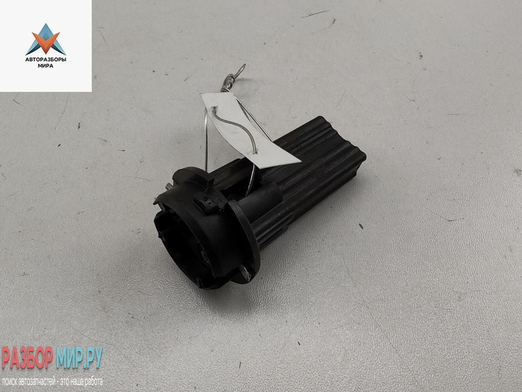 Патрон лампы фонаря BMW 7 серия E38 1997, 3.5 л., бензин, АКПП, зелёный, седан, 1387365 - фото №1