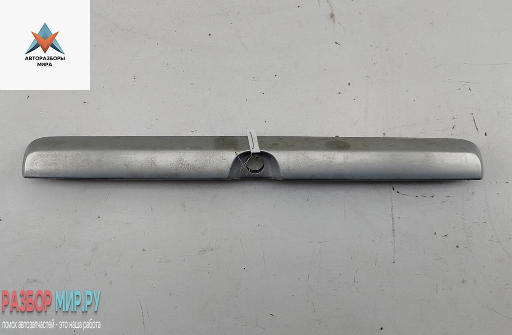 накладка подсветки номера Opel Astra G 2001, 1.6 л., бензин, АКПП, серый, универсал, 8062860 - фото №1