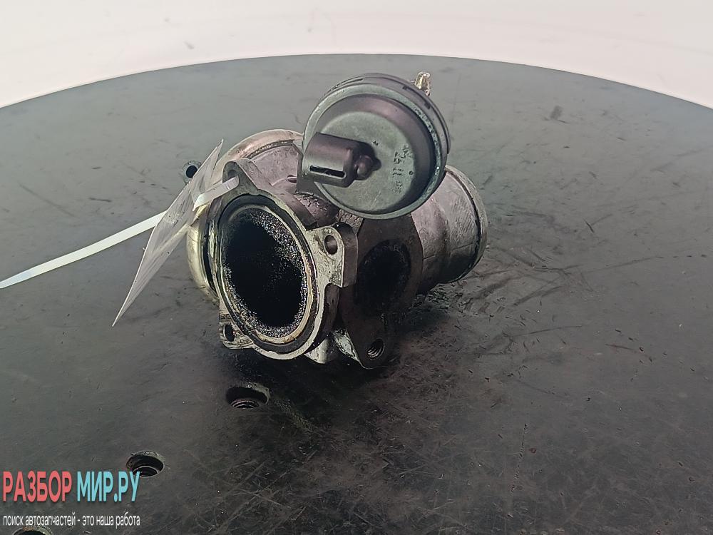 клапан EGR Volkswagen Golf 5 поколение 2003, цвет, 038131501E - фото №1