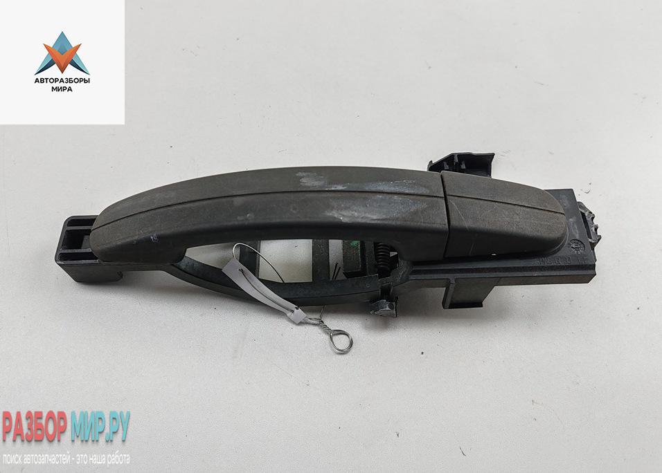 ручка наружная передняя правая Ford Focus 2 поколение 2004, 1.6 л., i, бензин, МКПП, красный, универсал, 3M51R224A37AD - фото №1