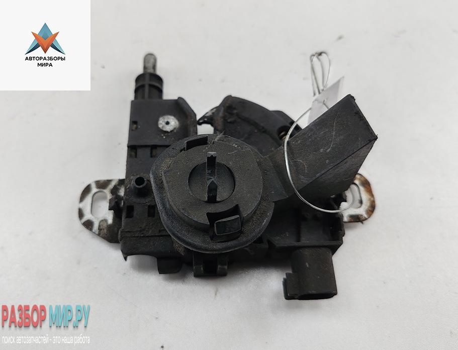 замок капота Ford Focus 2 поколение 2006, 1.6 л., дизель, МКПП, серый, универсал - фото №1