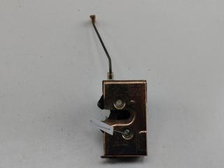 замок двери задней правой Audi 100 C3 1989, 2.3 л., бензин, МКПП, серый, универсал, 443839016N