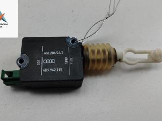 активатор замка багажника Audi A6 4B/C5 1999, 2.4 л., бензин, АКПП, зелёный, универсал, 4B9962115