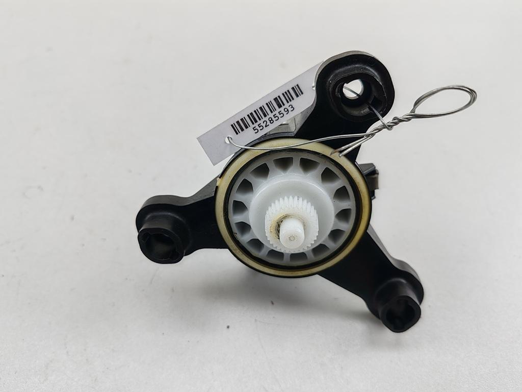 ручка стеклоподъемника Audi A4 B6 2001, 1.8 л., Ti, бензин, МКПП, серый, универсал, 105983100