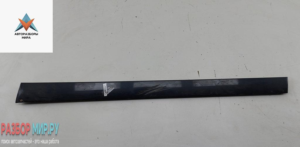 молдинг двери передней правой Audi A6 4F/C6 2007, 2.7 л., дизель, МКПП, серый, универсал - фото №1