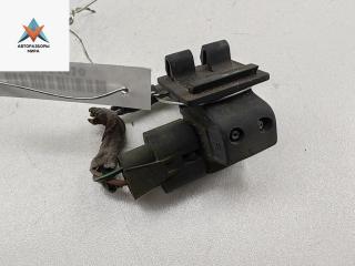 форсунка омывателя лобового стекла Audi A6 4B/C5 1999, 2.4 л., бензин, АКПП, зелёный, универсал, 4B0955988