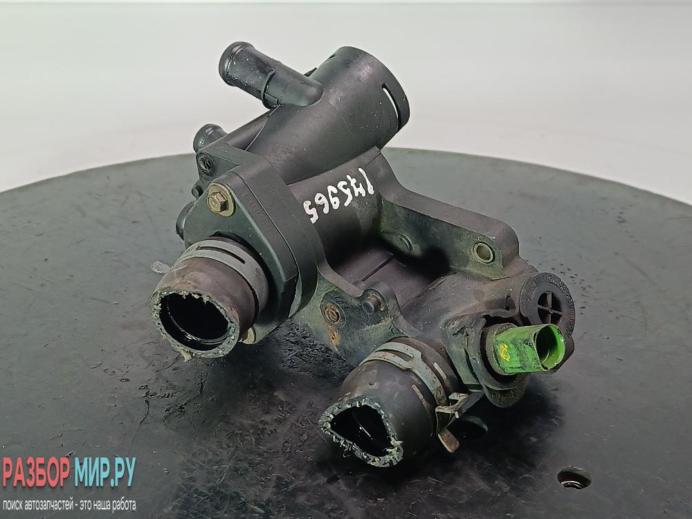 корпус термостата Volkswagen Golf 4 поколение 2001, цвет, 032121111 - фото №1