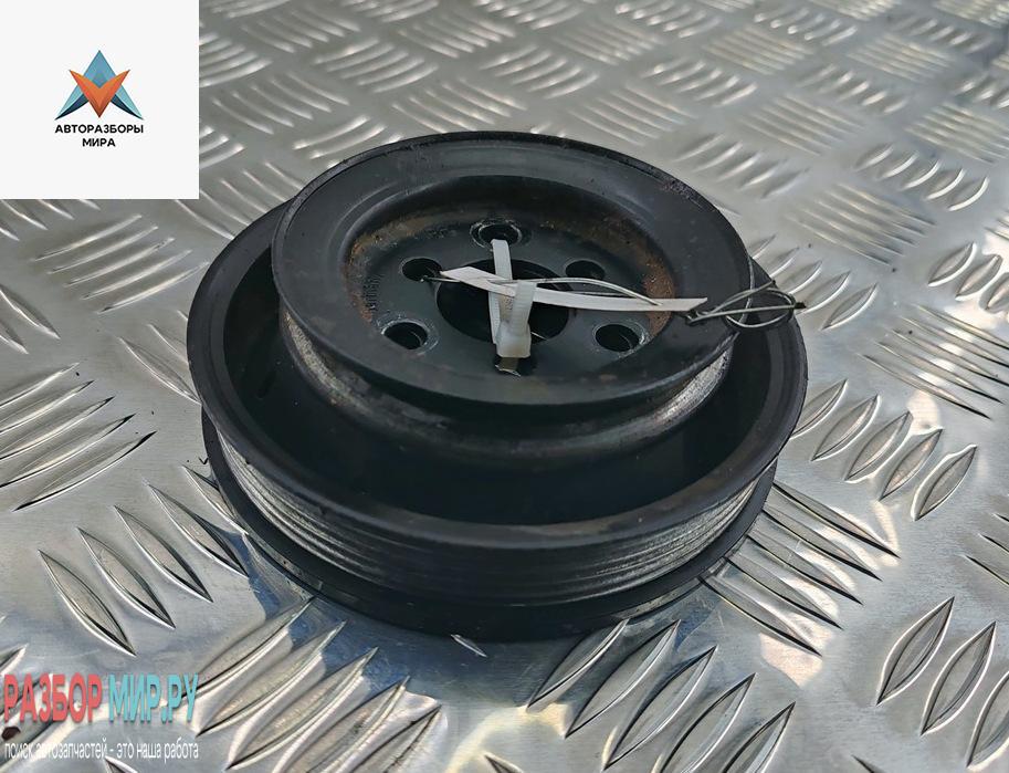 шкив насоса гидроусилителя Audi A4 B5 1996, 1.8 л., бензин, АКПП, синий, седан - фото №1