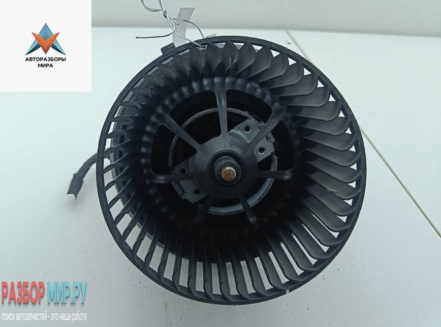 моторчик печки Volkswagen Sharan 1 поколение 1999, 1.9 л., дизель, АКПП, красный, минивэн, 10682850 - фото №1