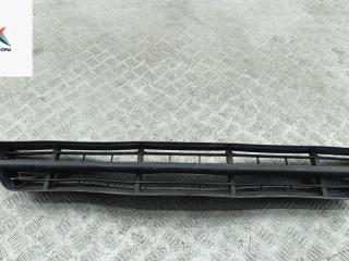 заглушка (решетка) в бампер Ford Focus 1 поколение [рестайлинг] 2003, 1.6 л., i, бензин, МКПП, серый, хетчбэк 5 дв.