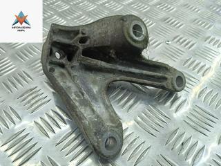 кронштейн КПП Ford Focus 2 поколение 2006, 1.8 л., бензин, МКПП, чёрный, универсал, 4M517M125FB