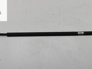 Молдинг стекла двери наружный Ford Focus 1 поколение [рестайлинг] 2003, 1.8 л., бензин, МКПП, чёрный, хетчбэк 5 дв.