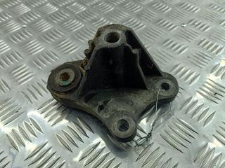 кронштейн КПП Ford Focus 2 поколение 2006, 1.8 л., бензин, МКПП, чёрный, универсал, 4M516P093F