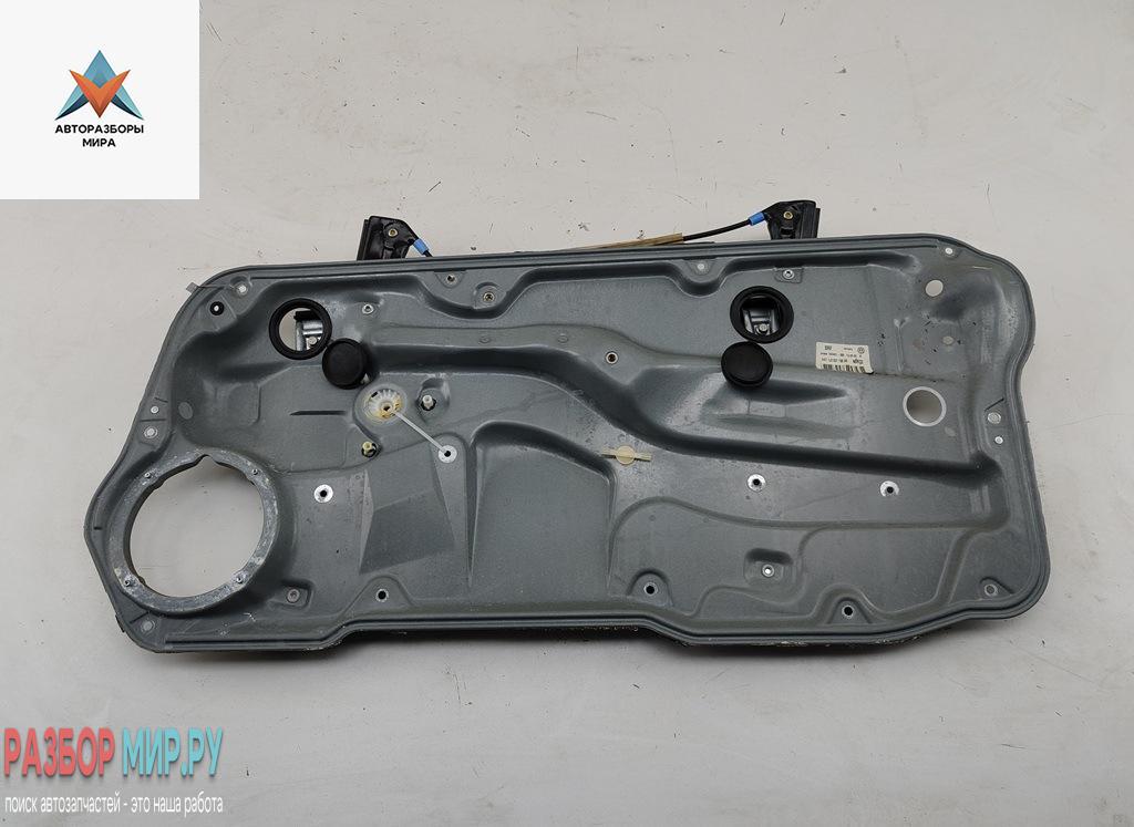 стеклоподъемник электрический передний правый Volkswagen Golf 4 поколение 2003, 1.4 л., бензин, МКПП, синий, хетчбэк 3 дв., 1J3837730BB - фото №1