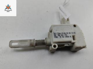 активатор замка багажника Volkswagen Sharan 1 поколение [2-й рестайлинг] 2003, 1.8 л., бензин, МКПП, синий, минивэн, 7M0862159