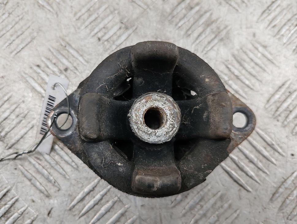 подушка крепления двигателя Audi 100 C3 1989, 2.3 л., бензин, МКПП, серый, универсал, 443399151