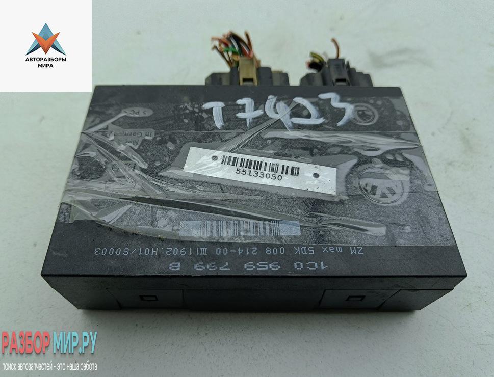 блок комфорта Volkswagen Golf 4 поколение 2002, 1.6 л., бензин, МКПП, синий, хетчбэк 5 дв., 1C0959799B - фото №1