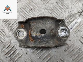 крепление стабилизатора / втулки стабилизатора Audi 100 С3 [рестайлинг] 1989, 2.3 л., бензин, МКПП, серый, универсал