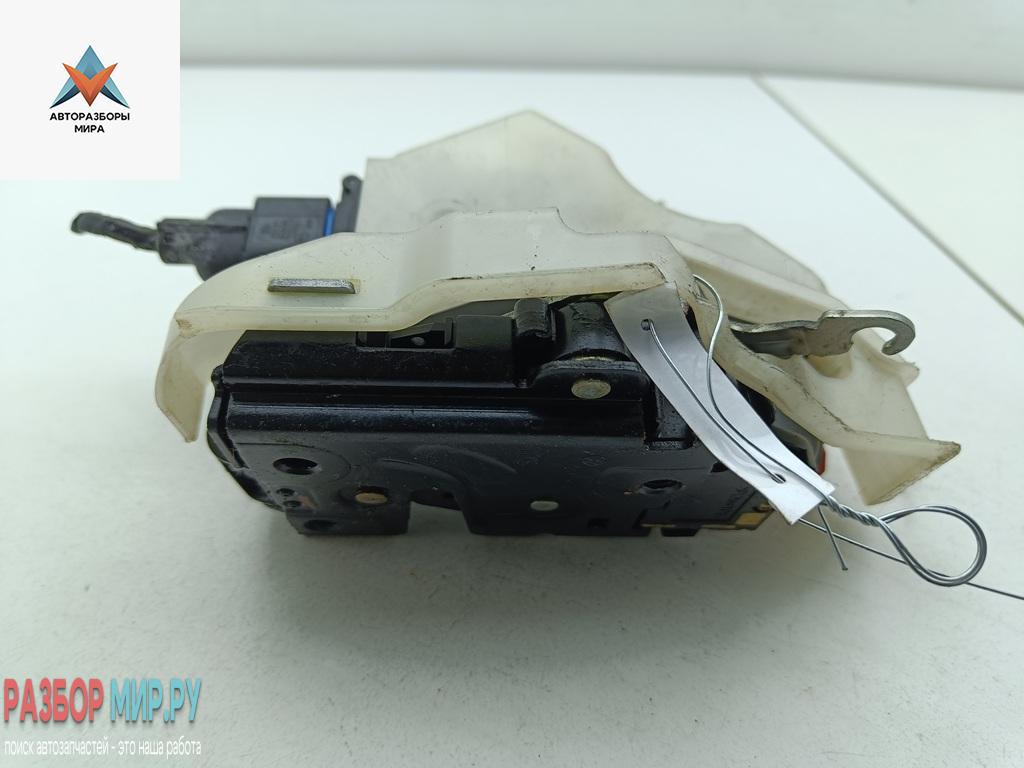 замок двери задней левой Volkswagen Golf 5 поколение 2005, 1.4 л., бензин, МКПП, серый, хетчбэк 5 дв. - фото №1