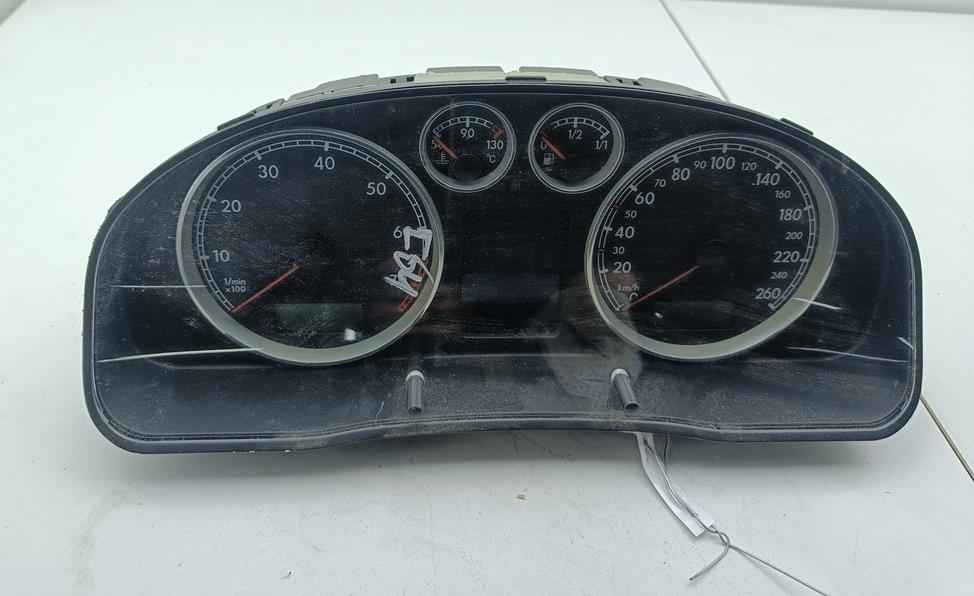 приборная панель Volkswagen Passat B5+ (GP) 2002, 1.6 л., бензин, МКПП, серый, седан, 3B0920827