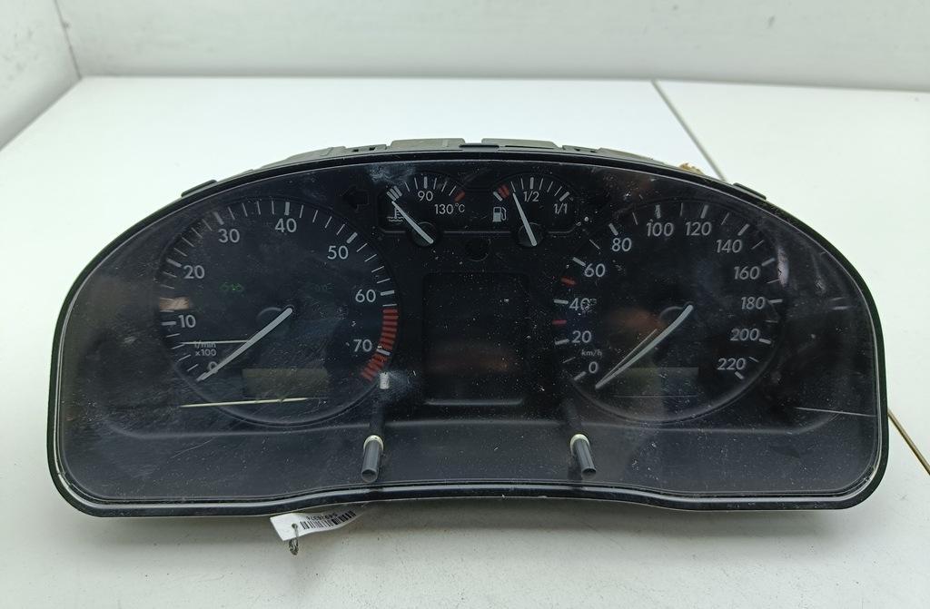 приборная панель Volkswagen Passat B5 1998, 1.9 л., дизель, МКПП, зелёный, универсал, 3B0919860X