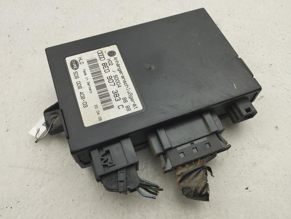 модуль подключения прицепа Volkswagen Touareg 1 поколение 2006, 3.0 л., дизель, АКПП, серый, внедорожник 5 дв., 8E0907383C - фото №1