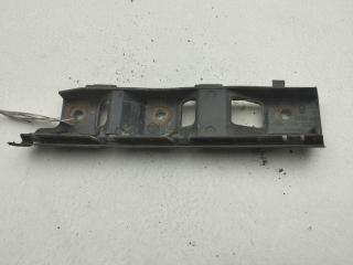 кронштейн переднего бампера Volkswagen Passat B6 2005, 2.0 л., дизель, МКПП, серый, универсал, 3C0807183