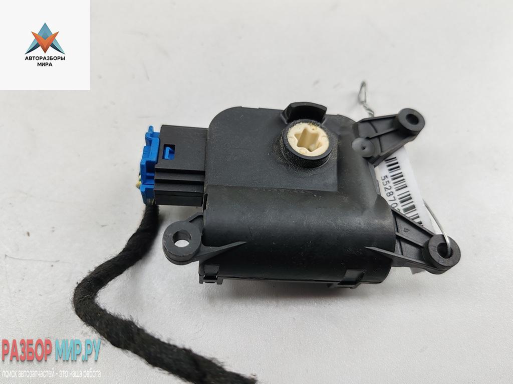 моторчик заслонки печки Volkswagen Passat B6 2006, 2.0 л., бензин, МКПП, серый, седан, 3C0907511D - фото №1