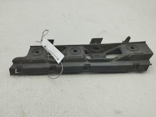 кронштейн переднего бампера Volkswagen Passat B6 2006, 2.0 л., бензин, МКПП, синий, универсал, 3C0807184