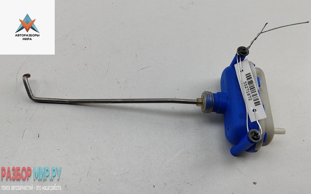 активатор замка багажника Volkswagen Golf 3 поколение 1993, 1.8 л., бензин, МКПП, красный, хетчбэк 5 дв., 1H6862159 - фото №1