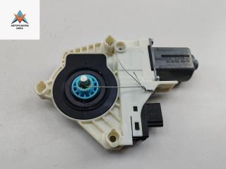 моторчик стеклоподъемника передний левый Skoda Yeti 1 поколение 2010, 2.0 л., МКПП, внедорожник 5 дв., 8K0959811