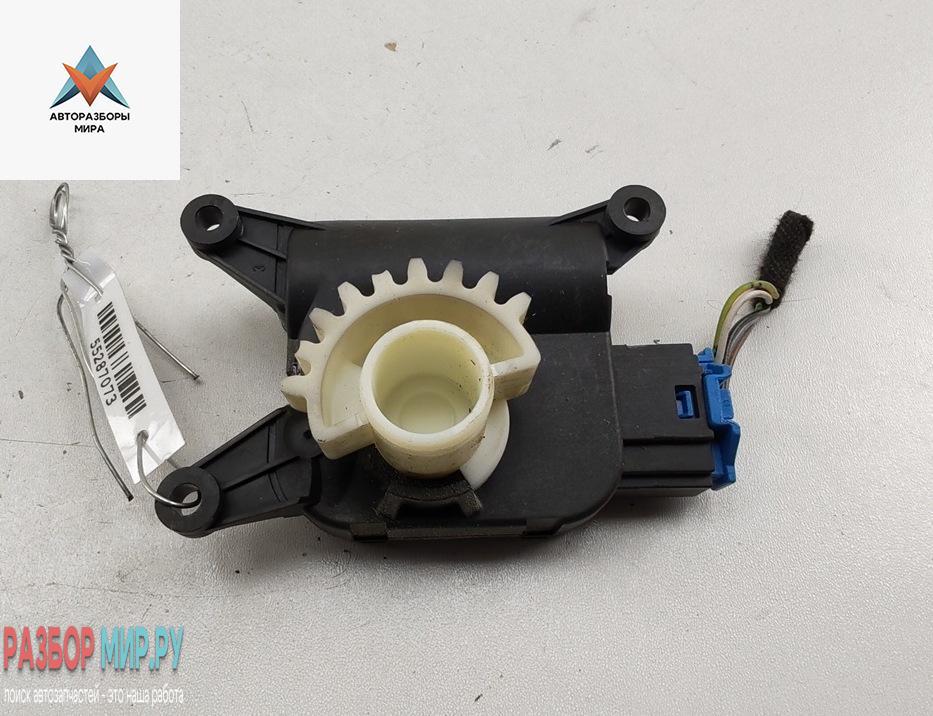 моторчик заслонки печки Volkswagen Passat B6 2006, 2.0 л., бензин, МКПП, серый, седан, 0132801363 - фото №1
