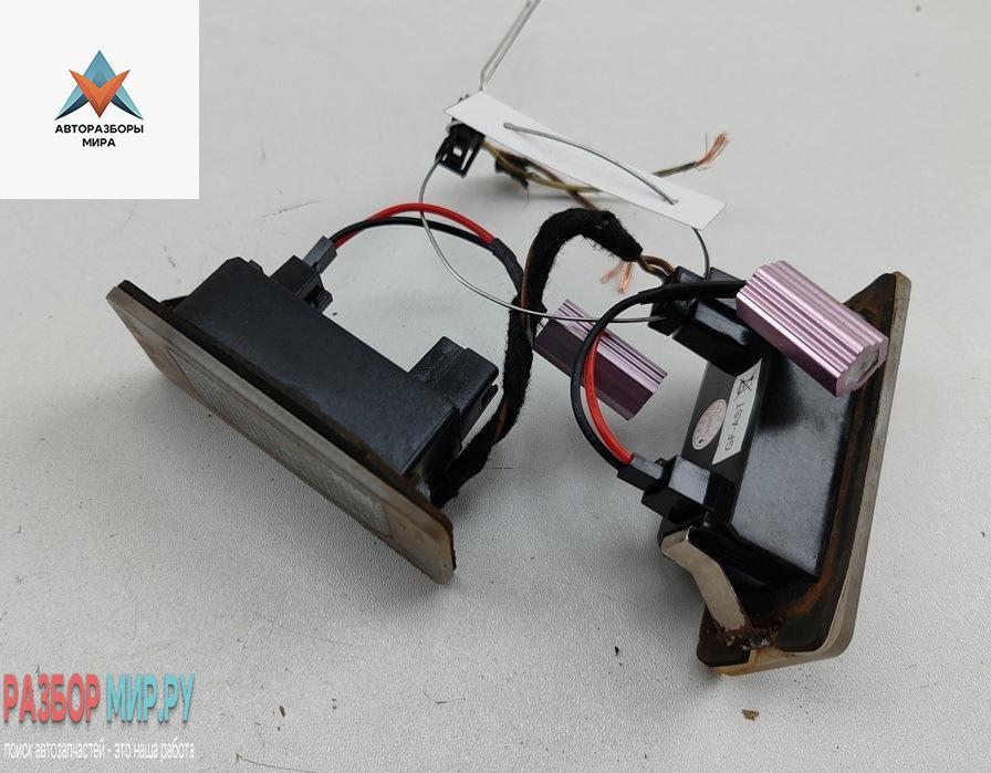 подсветка номера Volkswagen Golf 6 поколение 2010, 1.6 л., дизель, МКПП, серый, универсал - фото №1