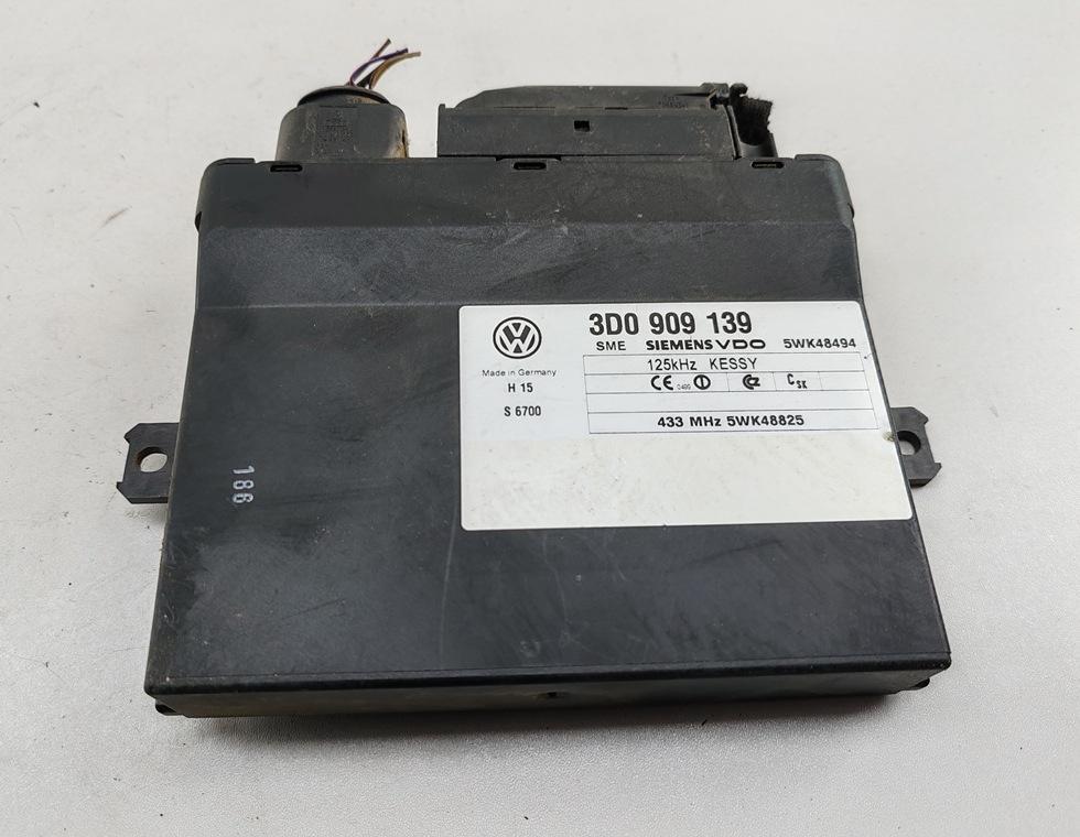блок управления центральным замком Volkswagen Touareg 2006, 3.0 л., дизель, АКПП, серый, внедорожник 5 дв., 3D0909139