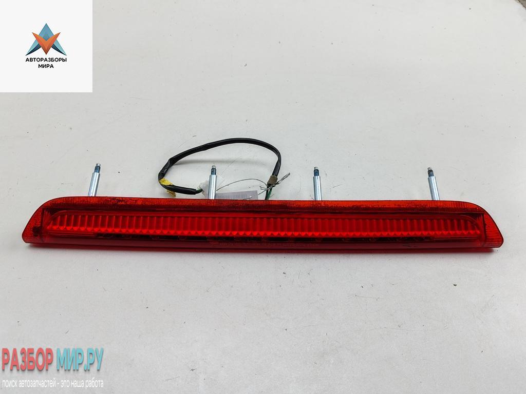 стоп-сигнал Kia Sorento 3 поколение 2016, 2.2 л., дизель, АКПП, серый, внедорожник 5 дв., 92700C5000 - фото №1