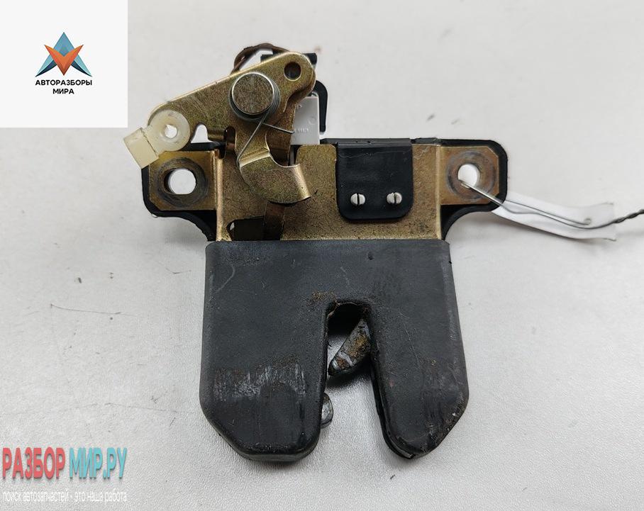 замок багажника Volkswagen Passat B5 1998, седан, 3B5827505A - фото №1