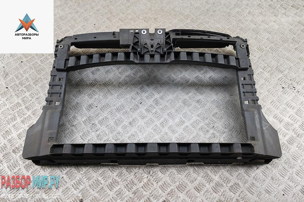 Рамка радиатора Volkswagen Golf 6 поколение 2010, 1.6 л., дизель, МКПП, серый, универсал, 5K0805594D - фото №1