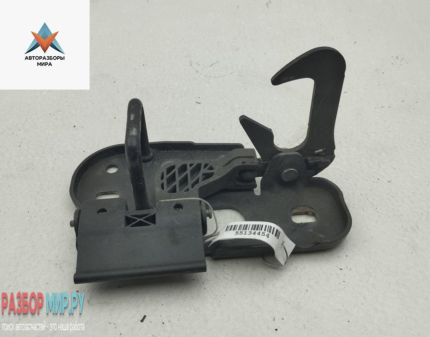 замок капота Volkswagen Passat B6 2006, 2.0 л., бензин, МКПП, синий, универсал, 3C0823480 - фото №1