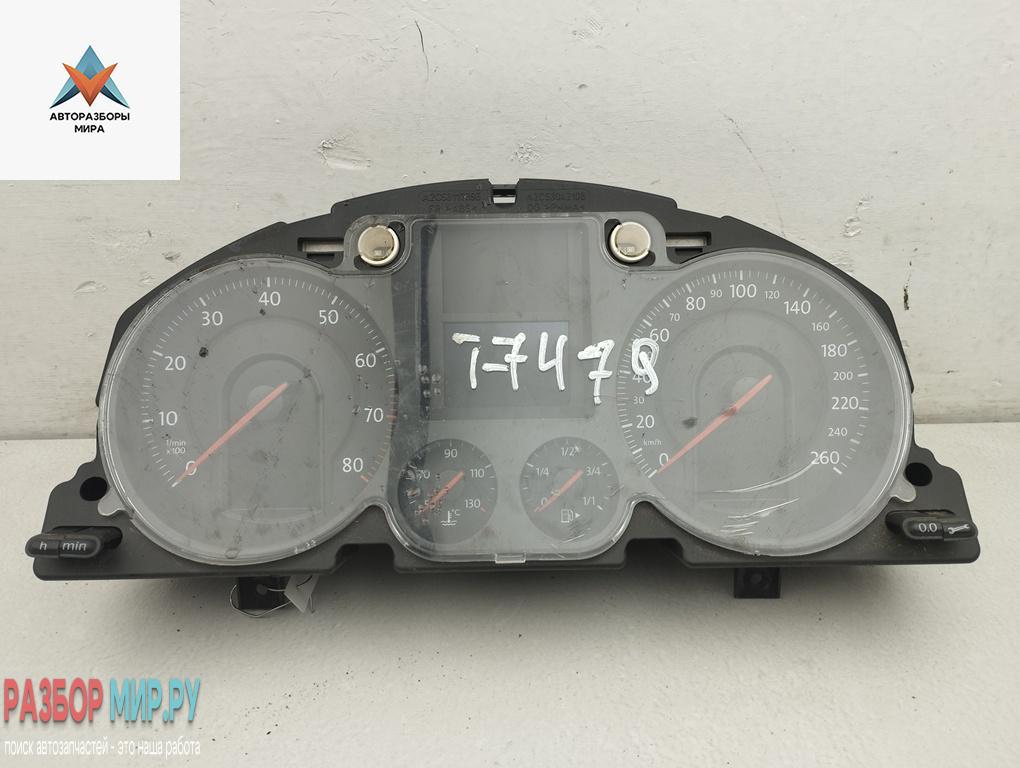 приборная панель Volkswagen Passat B6 2006, 2.0 л., бензин, МКПП, синий, универсал - фото №1